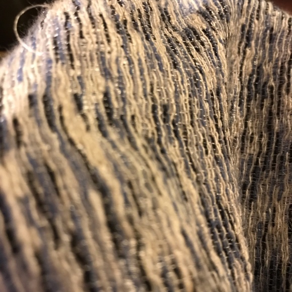 Fresh from Laurie’s closet - Picture 3 of 7